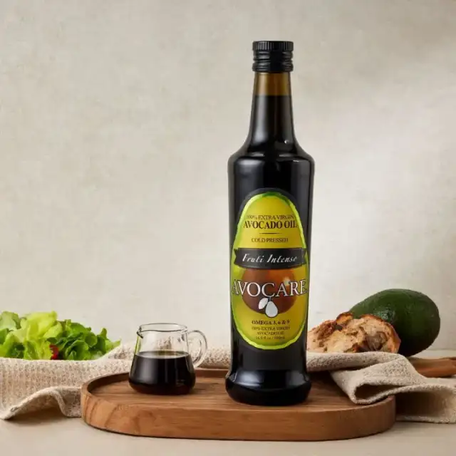 Aceite de aguacate Atomy con aguacates frescos